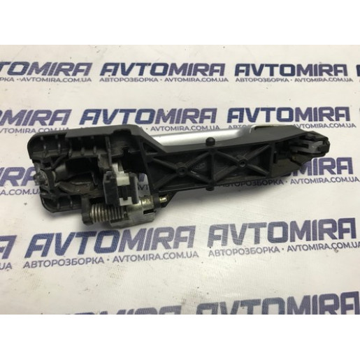 Ручка дверки задньої лівої наружна Hyundai i30 (колір 2R) 2007-2012 826551H000